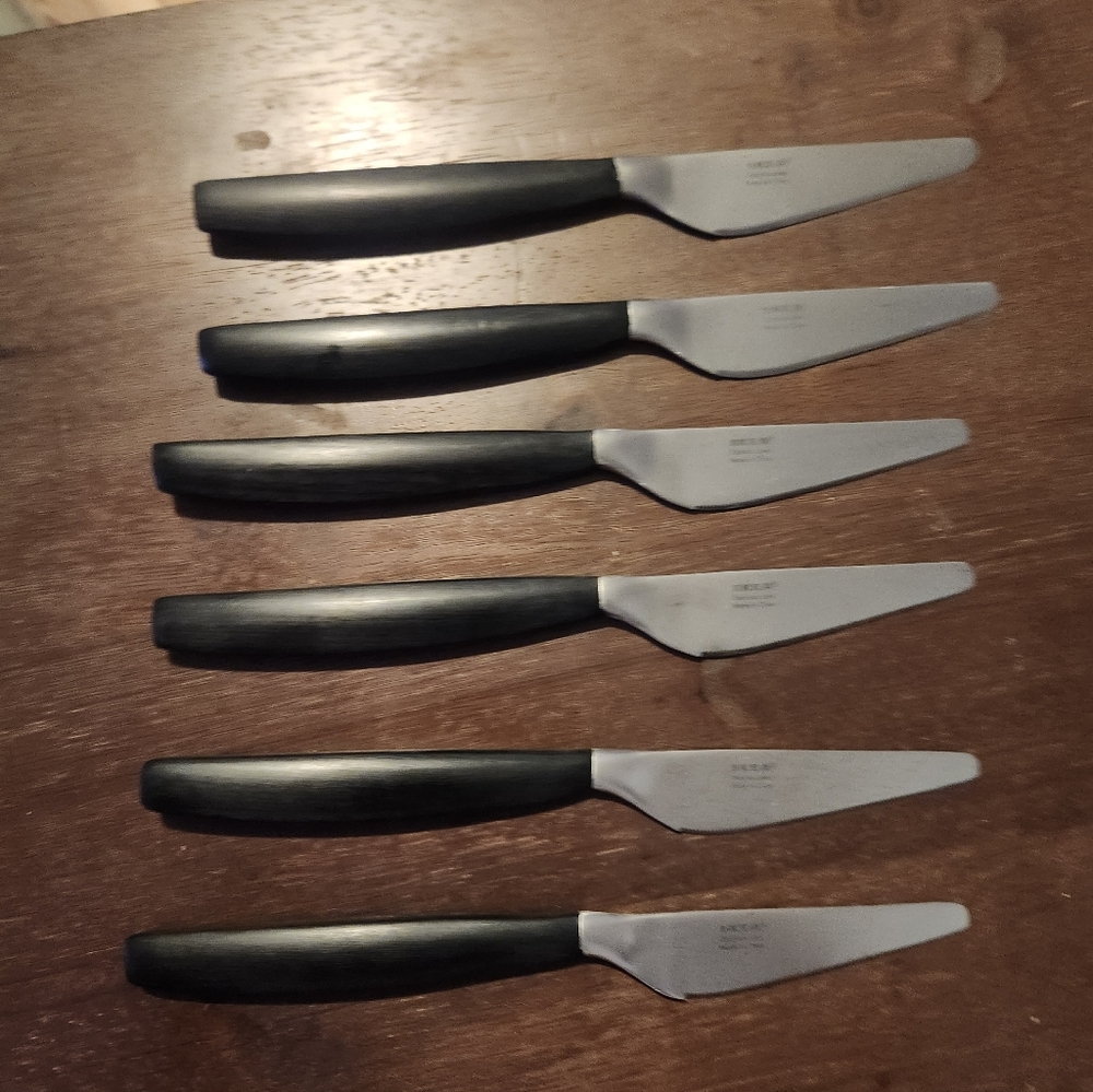 Ikea Set of 6 Black and Silver Knives